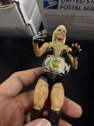 WWE Alexa Bliss Mattel Elite Action Figure Wrestling NXT Series con cintura - Foto 6 di 8