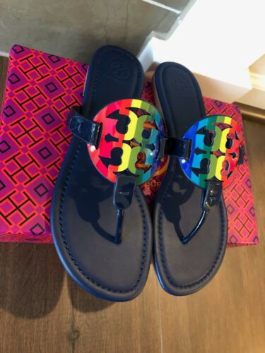 (ZU VERKAUFEN) NEU IM KARTON TORY BURCH Miller Regenbogenledersandalen ** WÄHLEN SIE IHRE GRÖSSE ** - Bild 3 von 12