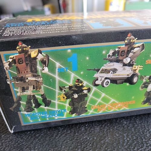 "Vintage" Echo Toys Ro-Warrior Grand Commander With Weapons & Instructions - Picture 9 of 10