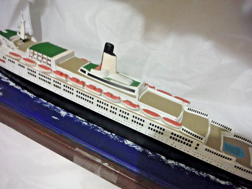 Vintage 18" QUEEN ELIZABETH II Madera MODELO DE BARCO CUNARD sobre base de madera - Imagen 13 de 24