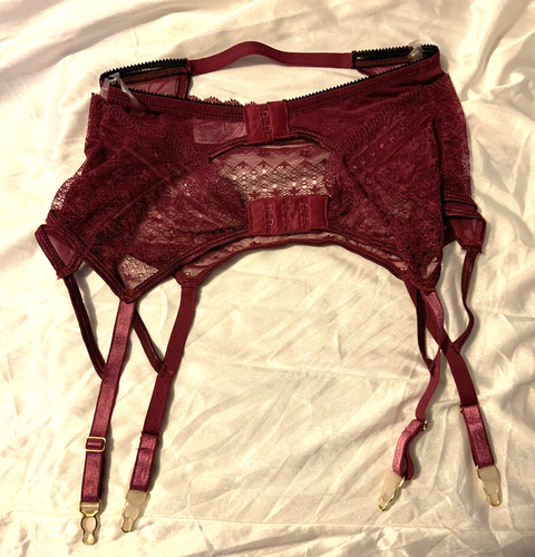 NWT ESCANTE BURGUNDY SIZE SMALL GARTER BELT SET #14280 - Picture 3 of 5
