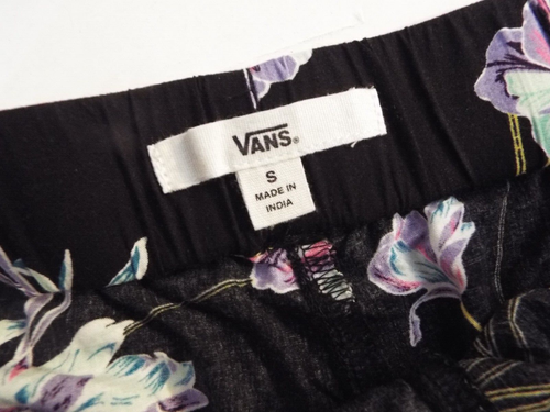 VANS BLACK FLORAL YOUTH-WOMENS BEACH SHORTY SHORTS-SZ S-POCKETS-ELASTIC WAIST*** - Picture 4 of 9