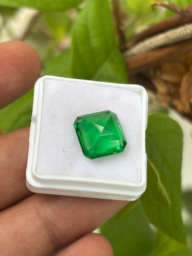 Natural Emerald Vivid Green | Emerald Cut "10.40 CT Loose Gemstone (11x11x6) - Picture 5 of 5