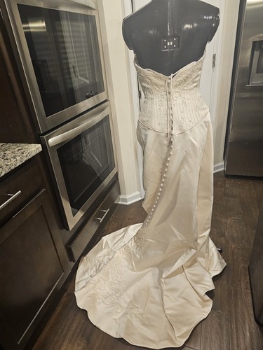 Vintage Creme Sequin Beaded Traditional Sleeveless Wedding Dress 8 - Picture 9 of 18
