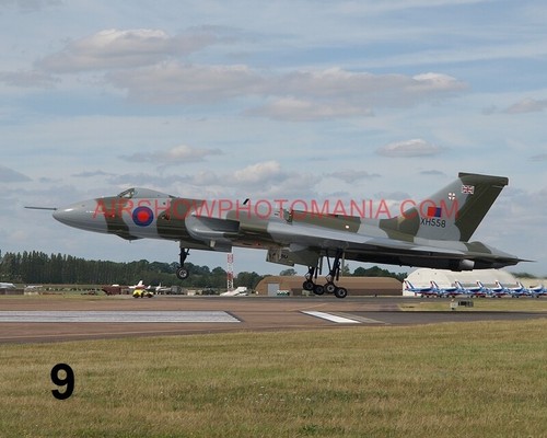 1 X AVRO VULCAN XH558 7x5 PHOTOGRAPH - Picture 9 of 12