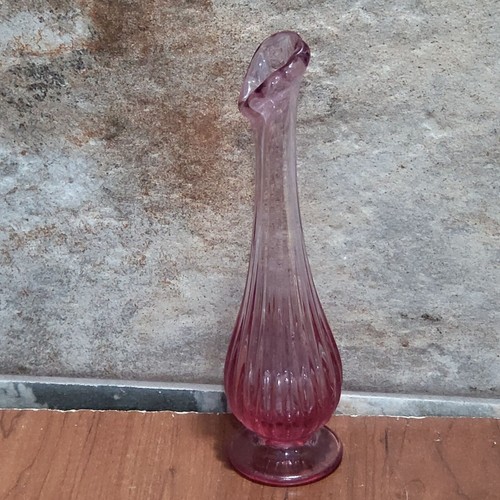 Jarrón vintage de vidrio rosa rosa con borde con volantes lados acanalados 7 pulgadas de alto - Imagen 4 de 9