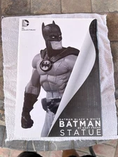 DC COLLECTABLES Batman Black And White Statue