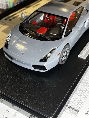Lamborghini Gallardo - Scale 1:24 - sehr detailliertes Modell - fertig gebaut - Bild 6 von 9