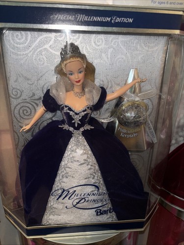 Barbie Holiday Doll Collection Of 10 Dolls 1995-2003 - Picture 4 of 11