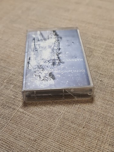 MASSIVE ATTACK "100TH WINDOW". Audiokassette mit Musik, Die Kassette ist geöffnet. - Bild 3 von 15