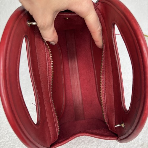 Coach Vintage Carousel Red Leather Half Moon Bag Style 9942 Excellent condition - Picture 3 of 19