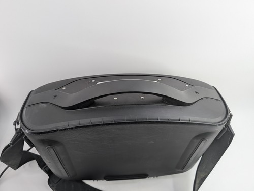GAEMS Vanguard Portable Gaming Case Monitor mit Kabeln & Fernbedienungen - Bild 21 von 22