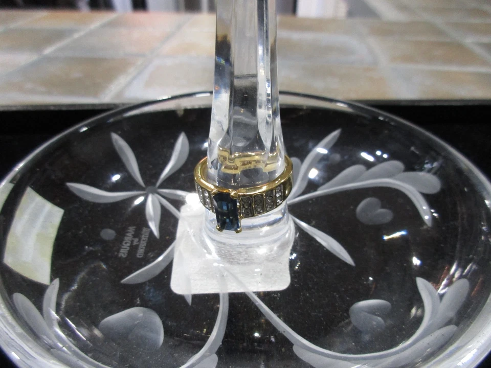 Park Lane London Blue Topaz Emerald Cut GoldTone Ring Signed Size 8/9 Vtg - Image 2 of 3