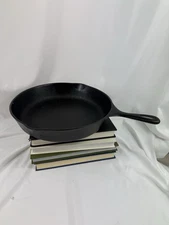 Vintage Unmarked Wagner Ware #10 Cast Iron Skillet 11 3/4"