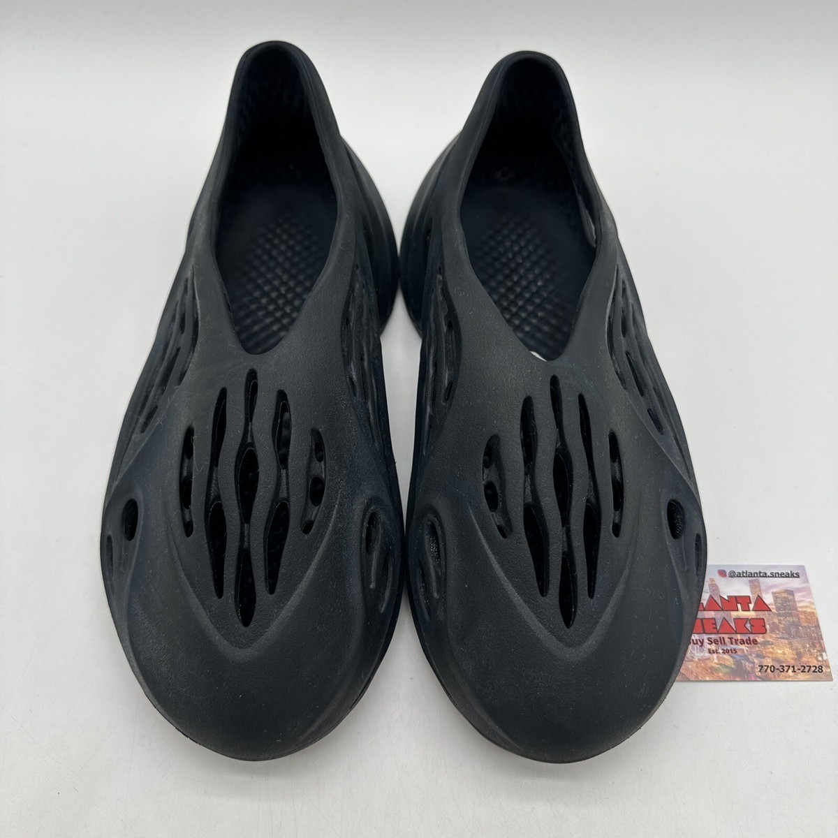 adidas YEEZY Foam Runner ブラック Adidas Yeezy Foam Runner Sneakers | Flight Club