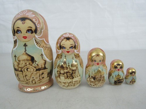 Muñecas rusas Mytryoska vintage de anidación pintadas a mano diseño quemado madera 5 piezas  - Imagen 1 de 9