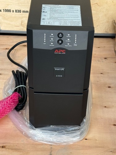 APC SUA2200TW SMART-UPS 2200VA - Picture 4 of 8