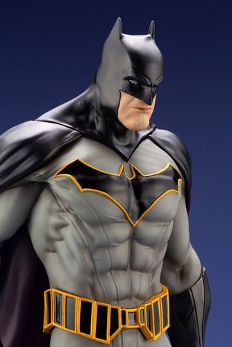 Estatua PVC ARTFX 1/6 Batman (Batman: Last Knight on Earth) 30 cm KOTOBUKIYA - Imagen 13 de 16
