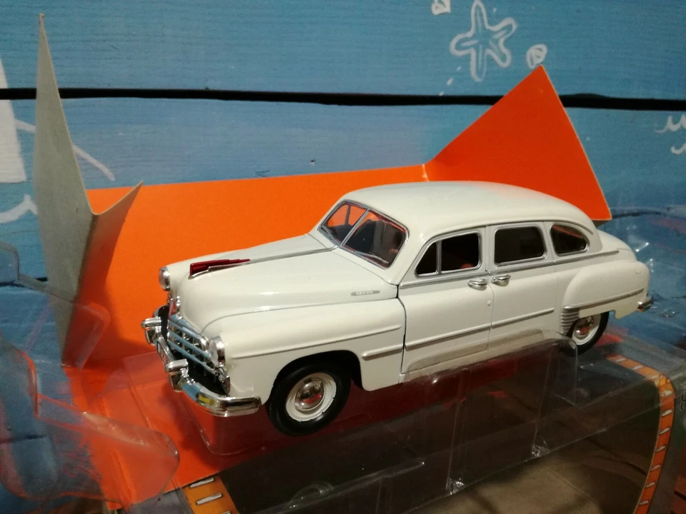 Modellino wolga gaz-12 zim 1:24 gaz wolga scala 1/24 Road signature - Immagine 2 di 2