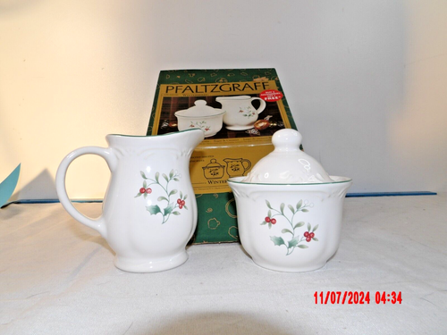 Set zucchero e crema Pfaltzgraff Winterberry #109-020-00 vintage nuovo - Foto 3 di 7