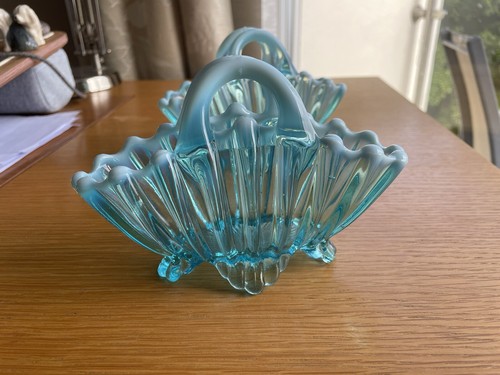 Davidson Pearline Style Blue Glass Brideshead Basket Vase 16 cm L, 11 cm H - Picture 4 of 10