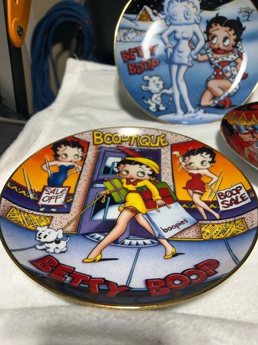 Betty Boop collector plates - Picture 3 of 11
