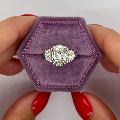 Alianza de oro blanco de 14K corte ovalado de 5 o 6 diamantes cultivados en laboratorio IGI de 4 quilates - Imagen 6 de 13