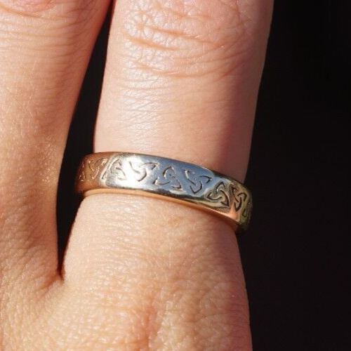 14K Yellow Gold Trinity Knot Wedding Band, Irish Assay Hallmark, 7.5 g, Sz 8.5 - Picture 2 of 11