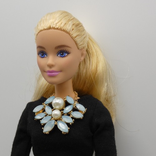 Barbie Integrity Toys Doll Size Gold Tone Necklace Bib Collar Blue Gem Pearl - Picture 4 of 8