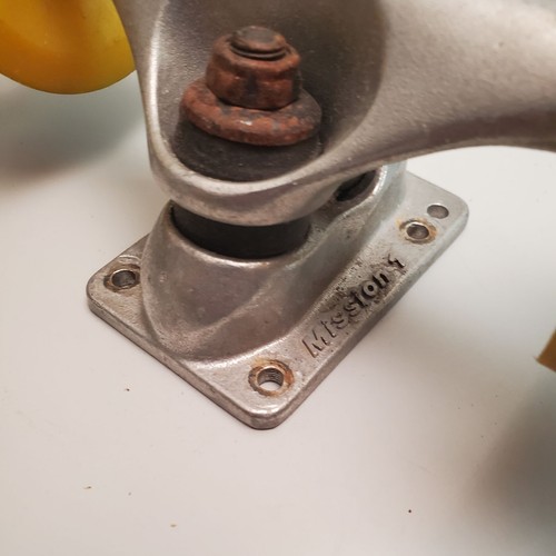 Vintage Gullwing Mission 1 Skateboard Trucks w/ 72 Road Rider Wheels - Picture 8 of 10