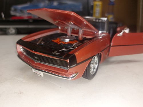 Maisto - 1968 Chevrolet Camaro SS 396 Convertible 1:24 Scale VERY NICE CAR - Picture 11 of 19