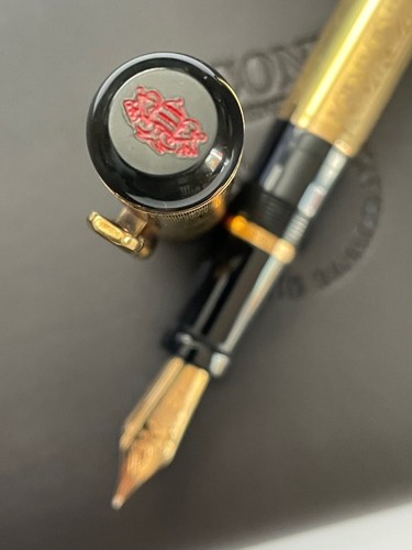 Visconti Le Grottesche Vatican Museum LE Yellow Gold Fountain Pen (#101/1999) - Picture 7 of 9