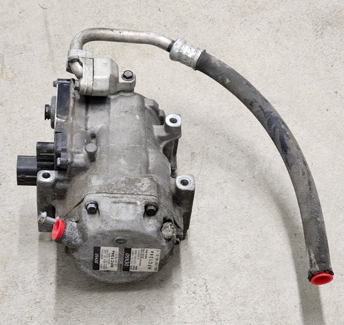 2008 Lexus RX400H AC Compressor OEM 88370-48021 - Picture 4 of 12