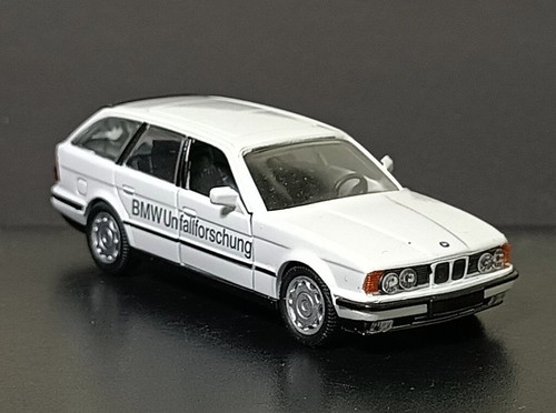 1/43 BMW 525I E34 Touring 1988 BMW Unfallforschung Gama - Picture 2 of 7