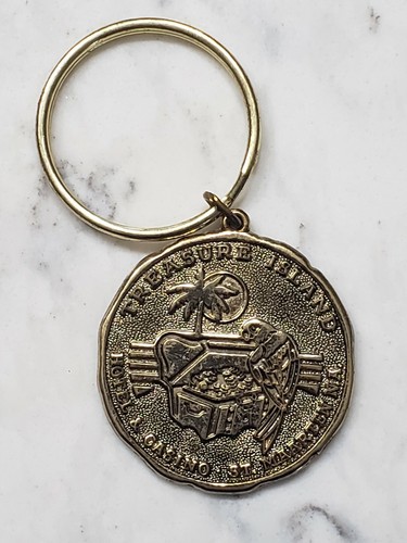 Vintage Treasure Island St Martin Maarten Hotel Casino Schlüsselanhänger Keychain  - Bild 1 von 6