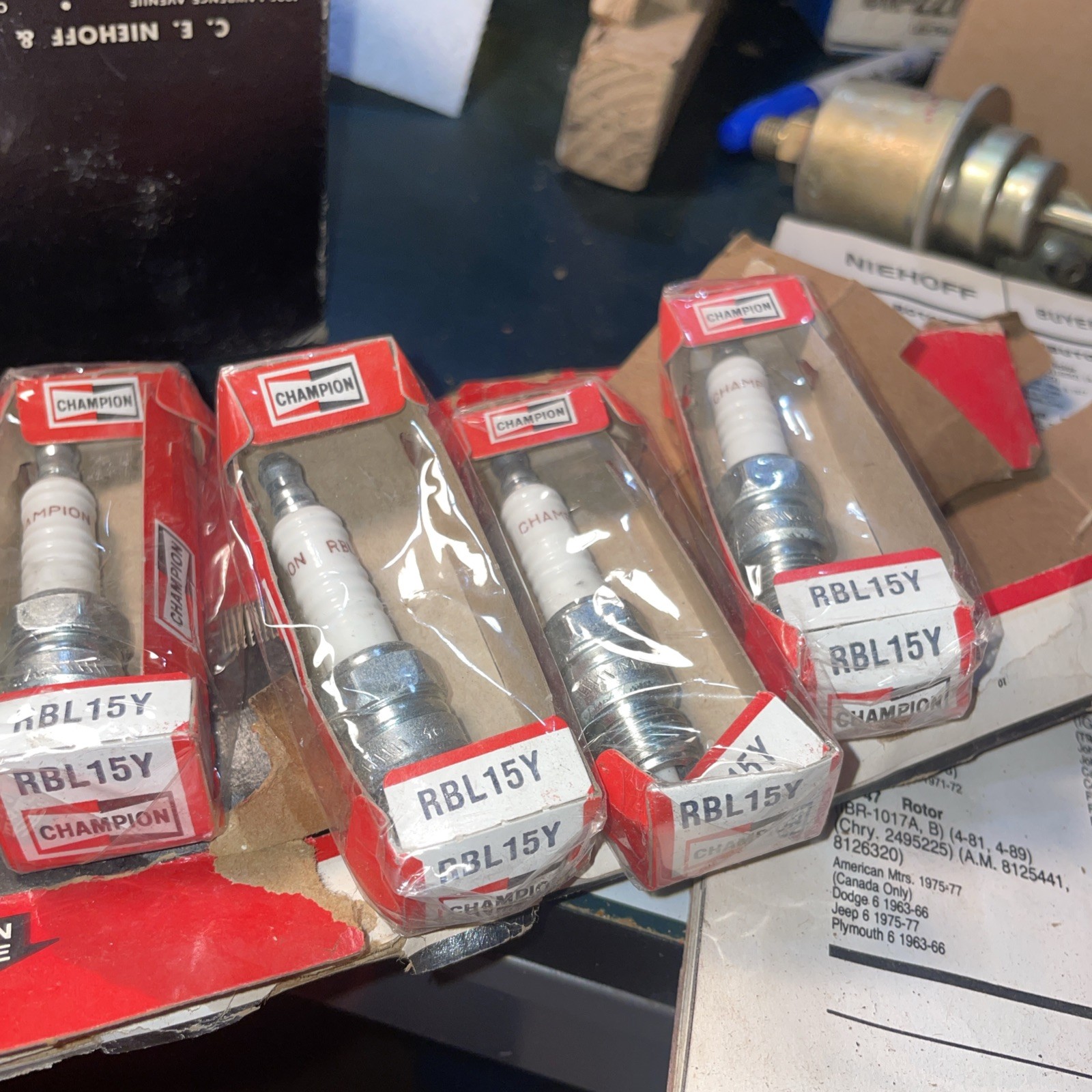 NEW OLD STOCK CHAMPION full box of 4 spark plugs RBL-15Y
