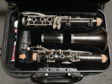 YAMAHA YCL-450 Clarinet Wind Instrument Case and Carrying Bag Included