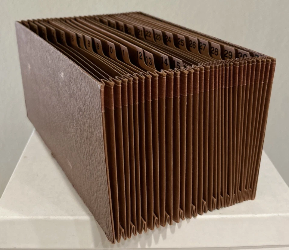 Carpeta de archivos expansible de bolsillo Smead 31 10,25 X 4,75 R207D MARRÓN SIN SOLAPA de colección Foto 4 de 4