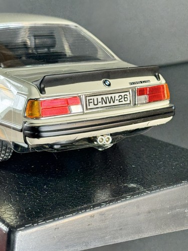 Anson Collectibles BMW 635 CSi 1:18 Diecast Model Car with Display Base - Picture 12 of 17