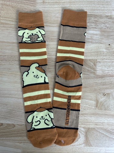 Calcetines Hello Kitty & Friends Kawaii Pompompurin Rayas Amarillos Sanrio Para Hombres Crew - Imagen 2 de 3