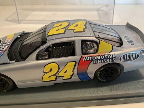 Vintage gebautes Plastikauto Modell NASCAR #24 DuPont 2000 Jeff Gordon im Koffer - Bild 8 von 14