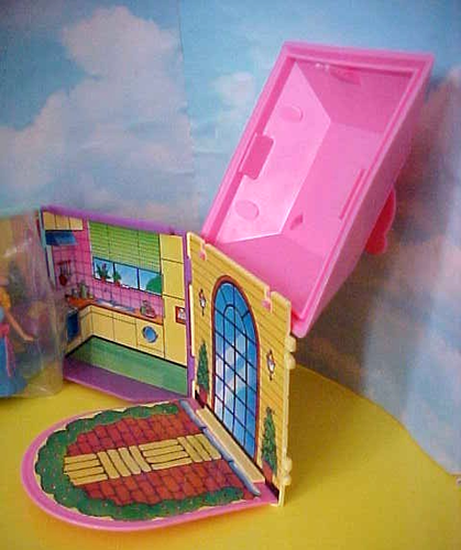 TINY TEENY Tara Toy Corp. House + 6 Tiny-Teeny Puppen - Bild 2 von 8