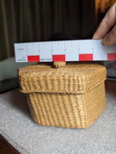 VTG Hand Woven Wicker Sweet Grass Hexagon Shape Storage Basket Lid Handle - Picture 11 of 11