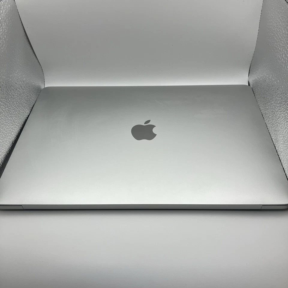 MacBook Pro 2017 13-inch 2.3GHz Dual-Core Intel I5 8GB RAM, 120 GB - Image 2 of 4