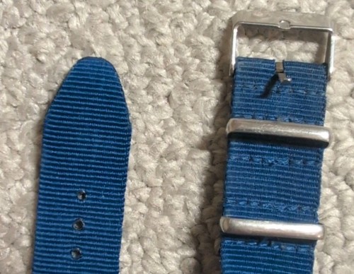 Reloj Timex Weekender esfera blanca caja tono plateado y correa de nailon azul 25 - Imagen 5 de 9