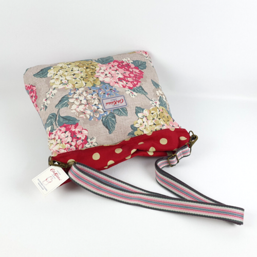 Borsa messenger reversibile a tracolla Cath Kidston grande floreale cotone a pois CN18 - Foto 4 di 20