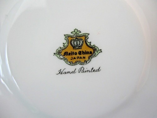 MEITO CHINA TEA CUP, SAUCER & SANDWICH PLATE - CREAM COLOR & GOLD EMBELISHMENTS - Picture 10 of 12