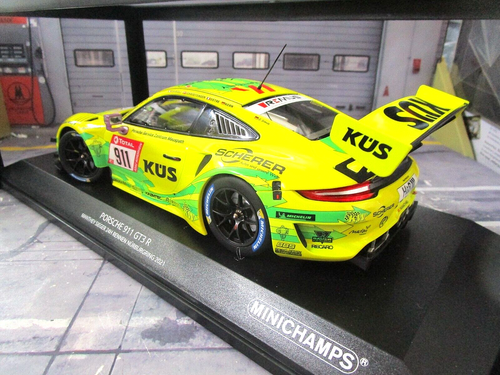 PORSCHE 911 - 991 GT3 R 24h Nürburgring 2021 #911 Manthey Grello Minichamps 1:18 - Bild 3 von 7