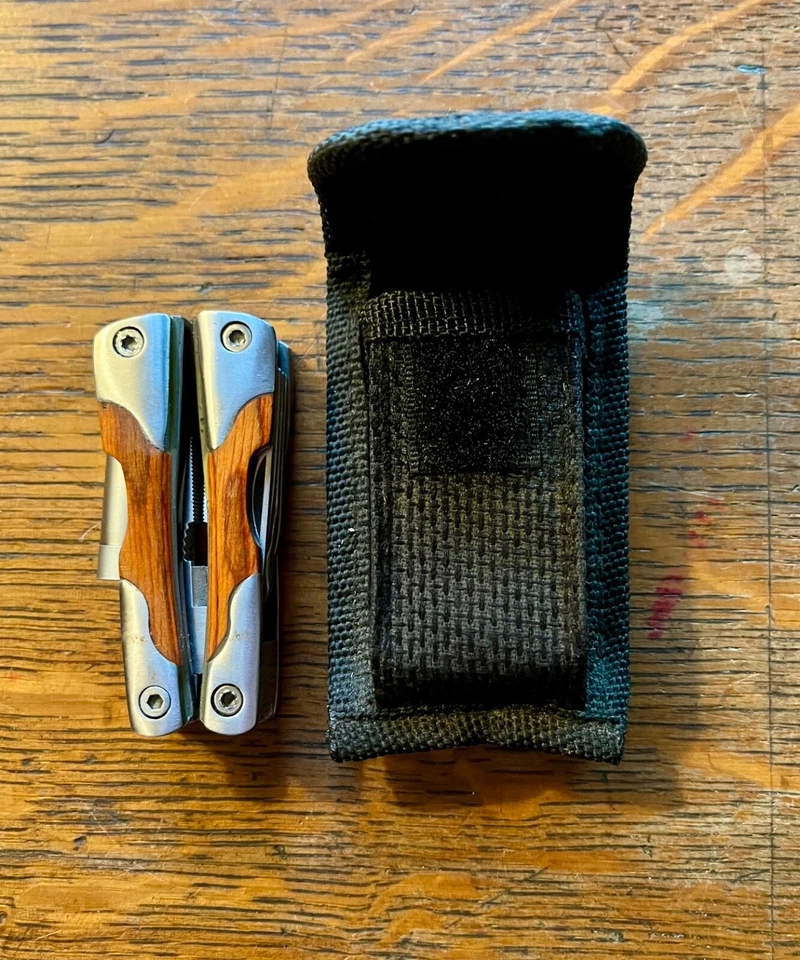 Sarge multi pocket 5 tool  & light belt case wood trim folding handles - Image 2 of 4