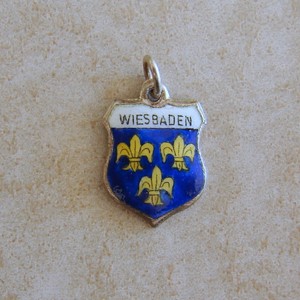 Wiesbaden-Germany-Travel-Shield-Vintage-Silver-Bracelet-Charm-Enamel-German